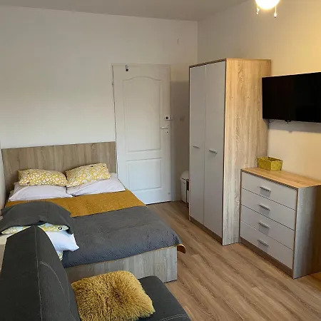 Martyna-pokoje Blisko Plazy *